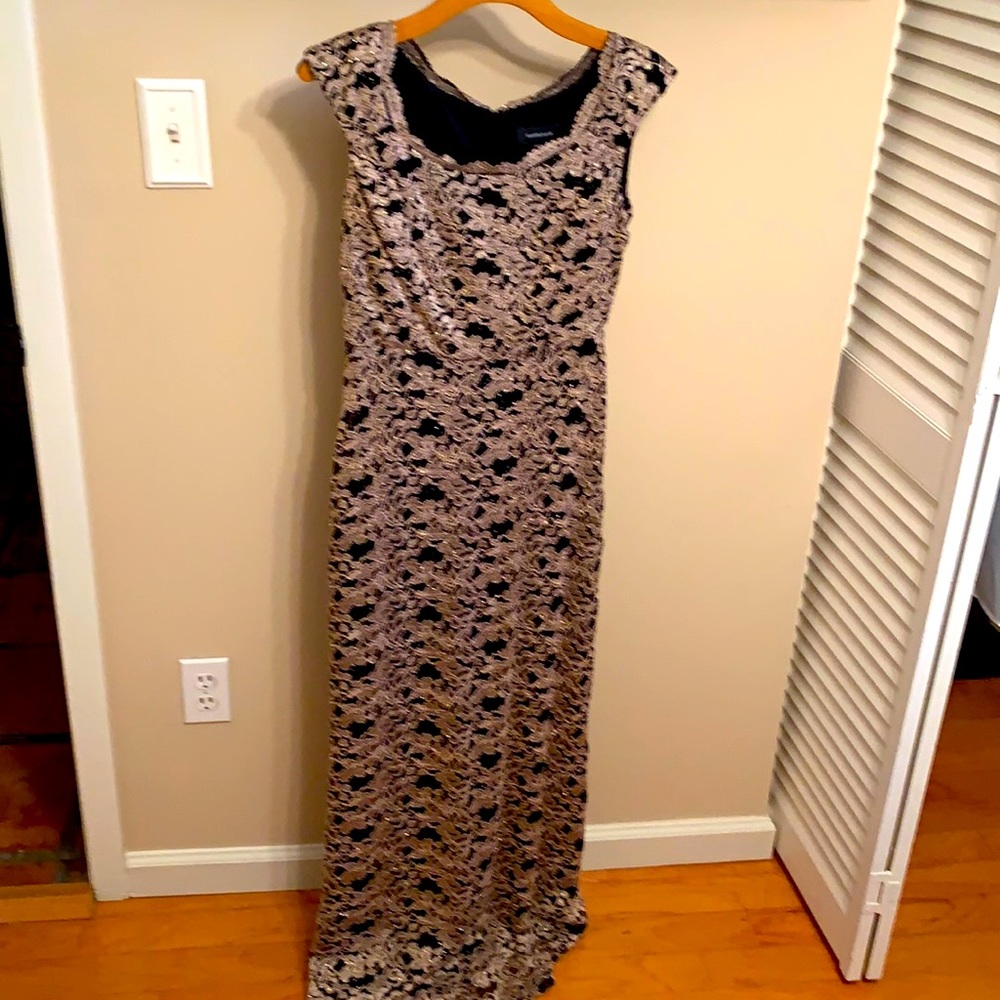 Lovely budget friendly evening dress size 6.